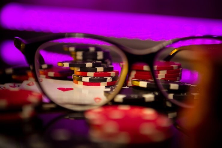 Teen Patti: Three-card hand rankings and betting Teen Patti hand rankings and card display